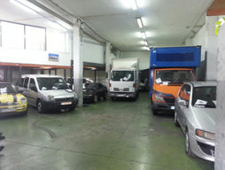 Desmantellen un local clandestí de compravenda de vehicles a L’Hospitalet