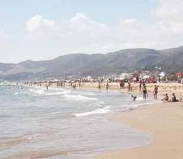La platja de Castelldefels, la més visitada de l’Àrea Metropolitana