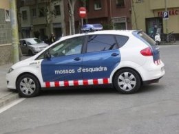 Explosió controlada d'un maletí sospitós a una sucursal bancària de la plaça Joan XXIII de Castelldefels