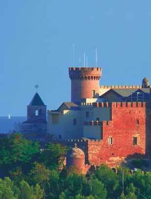 Castelldefels rep la Vuelta a España 2013 a la porta del Castell