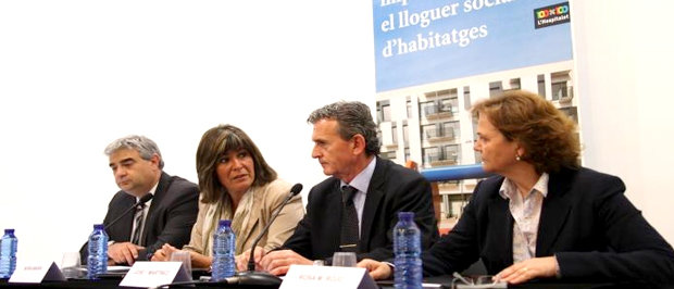 Catalunya Banc cedeix a l'Ajuntament de l'Hospitalet una vintena de pisos per destinar-los a lloguer social