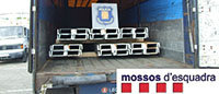 Els Mossos d’Esquadra desarticulen al Baix Llobregat un grup especialitzat en robatoris de mercaderies de camions