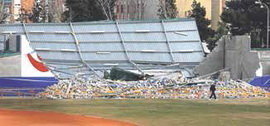 Hundimiento del túnel de bateo del estadio de béisbol de Sant Boi en el año 2009.