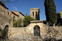 Iniciativa per Molins de Rei (IxMDR) reclama que Santa Creu d'Olorda deixi de pertànyer a la ciutat de Barcelona i formi part del terme municipal de Molins de Rei.