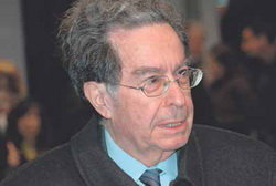 El autor del libro de historia empresarial de la comarca, Francesc Cabana, cuñado del ex presidente Jordi Pujol.
