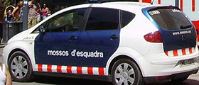 Detingut un treballador d’una botiga de mobles per estafar 5000 euros al propietari