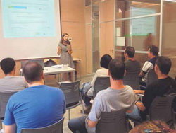 Dones aturades de Martorell participen en un projecte de recol·locació laboral dins del sector turístic