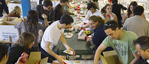 El Banc dels Aliments espera més voluntaris per classificar les 3.000 tones de menjar del Gran Recapte