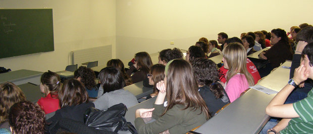 Un total de 156 estudiants de la UPC faran pràctiques en empreses amb les 'Beques Santander-CRUE-CEPYME'