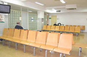 El Departament de Salut distribueix vídeos amb consells de salut a les pantalles dels centres sanitaris