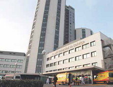 L’Hospital de Bellvitge aconsegueix reconstruir les mames de malaltes de càncer en una sola operació