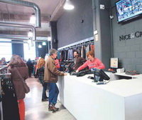 Los “outlets” se anticipan a Viladencans: Ofertas y marcas a precios muy asequibles en Sant Just Desvern