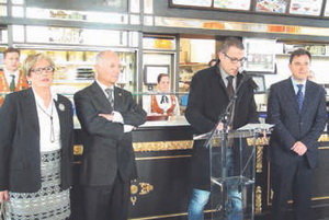 Sant Boi amplía su oferta gastronómica con la apertura de un establecimiento Viena
