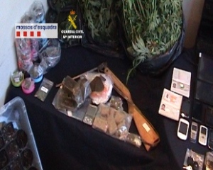 Mossos desmantella un grup criminal a la comarca per assaltar traficants de droga
