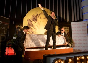 Paco León llena el Splau en la presentación de 'Carmina y Amén'