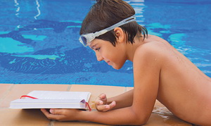 Les biblioplatges i bibliopiscines, els racons de lectura de l’estiu