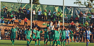 La UE Cornellà superó al Izarra de Estella (Navarra) en la primera eliminatoria, 
confirmando el ascenso a la categoría de bronce por primera vez en su historia