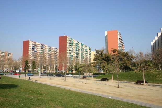 L’Hospitalet pacta amb Foment la rehabilitació d’habitatges de sis barris de la ciutat