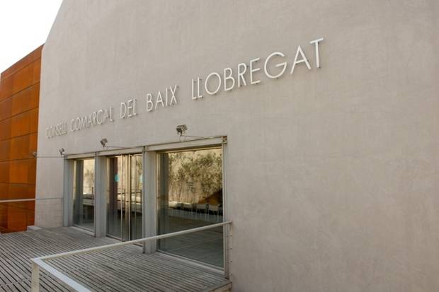 La Diputació de Barcelona es reuneix amb els alcaldes del Baix Llobregat per transmetre el nou Catàleg de Serveis de 2015