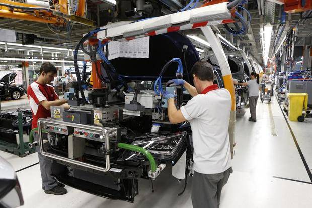 SEAT contrata a 150 trabajadores más y llega a las 800 nuevas incorporaciones en 2014