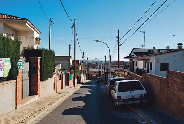 Alba-rosa se moviliza en Viladecans contra la instalación de una antena de telefonía móvil