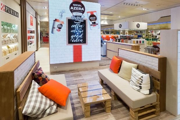 Nestlé abre en Cornellà su primera tienda