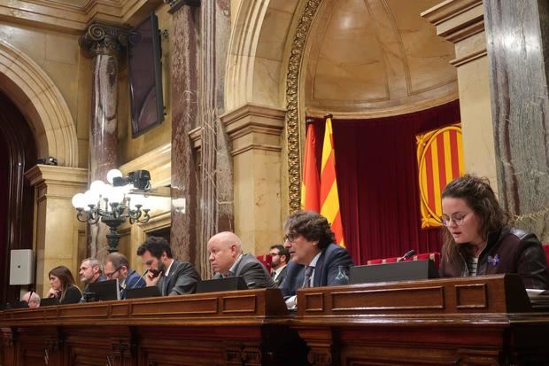 El Parlament muestra su apoyo a los trabajadores de Nissan y pide a la empresa que se quede en Cataluña