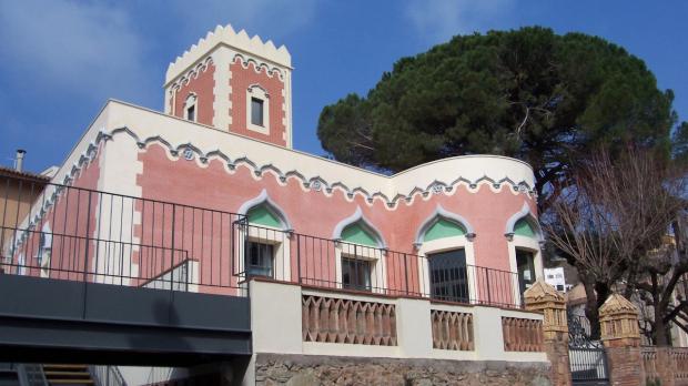 Exterior de la Biblioteca Pompeu Frabra de Torrelles