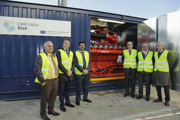 El Port de Barcelona presenta su primera conexión eléctrica para barcos