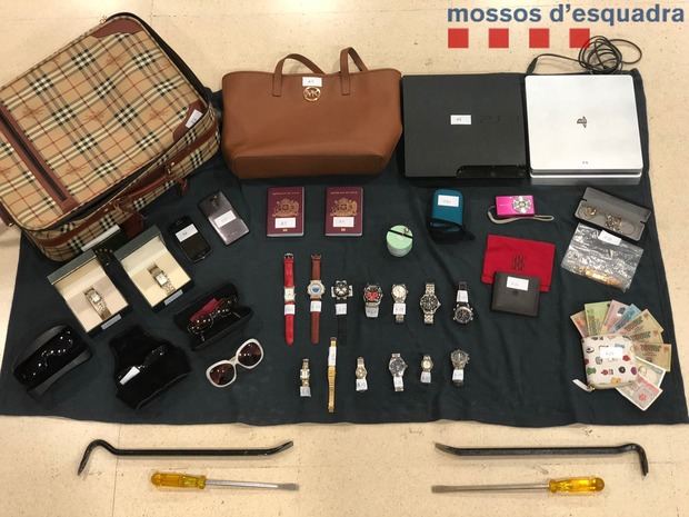 Detenidos cuatro ladrones por robar en domicilios de cuatro comarcas de la demarcación de Barcelona, entre ellas, el Baix Llobregat