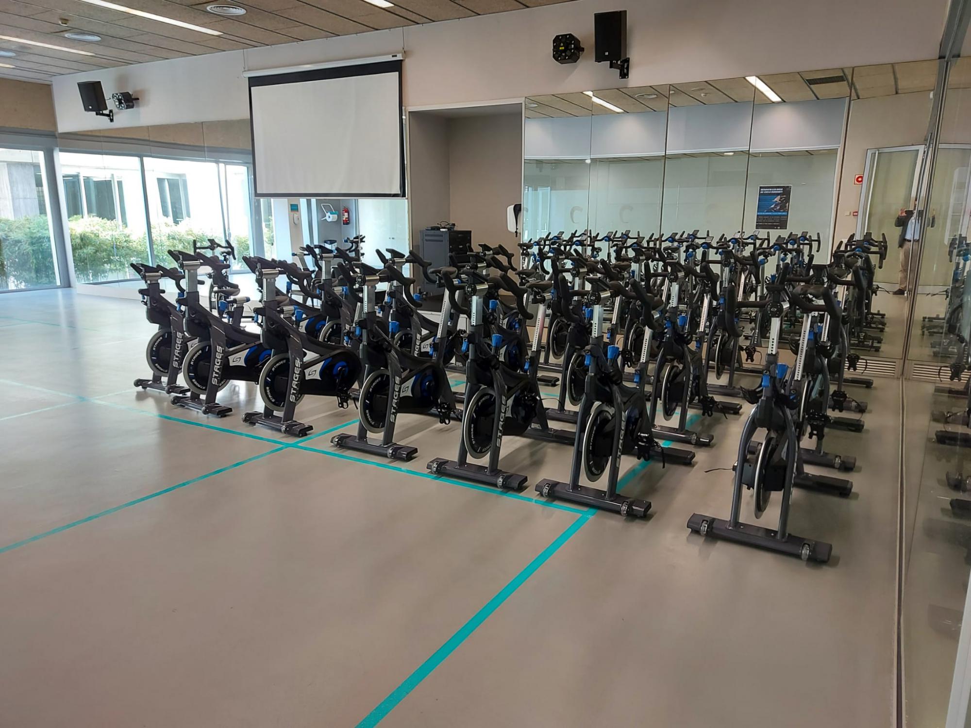 Los polideportivos municipales de L'Hospitalet se renuevan con casi 200 nuevas bicicletas estáticas