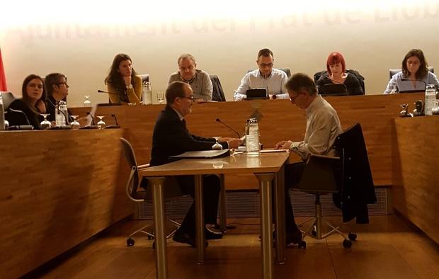 Una moció d’urgència no acceptada al Ple municipal de El Prat fa visible la guerra entre Se Puede El Prat i el regidor no adscrit José López per presentar primer les mocions