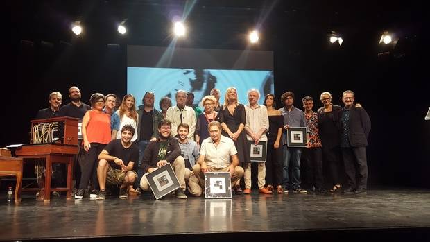 Foto de familia de todos los premiados en la presente edición