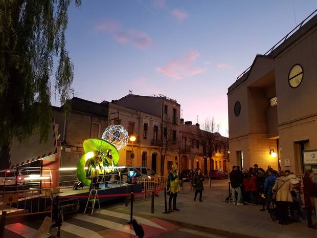 Los pajes reales ya recogen cartas en las calles del Baix Llobregat