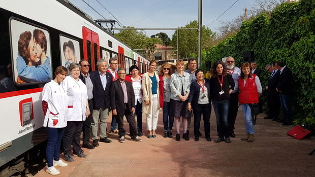 FGC convierte, en la estación de Sant Boi, un tren en punto solidario para donar sangre