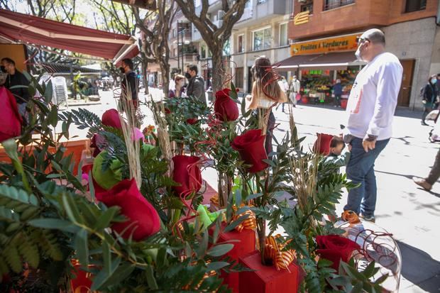 Viladecans agradecerá con rosas el trabajo de los comercios que abrieron durante la pandemia