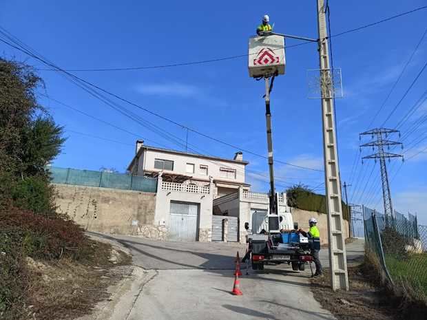 Sant Esteve Sesrovires renueva el alumbrado público en Pou del Merli