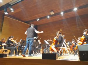 Descubre las cuatro orquestas de cuerda que hacen vibrar el auditorio del Cèntric