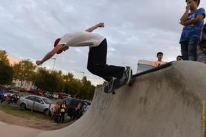 Los skaters gozan de buena salud en la comarca, donde casi cada uno de sus municipios cuentan con zonas habilitadas especialmente para que practiquen este deporte extremo.