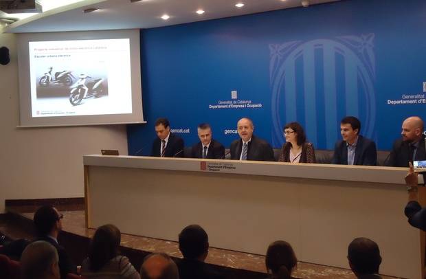La empresa baixllobregatina Scutum y tres compañías catalanas más fabricarán una moto eléctrica para 2017