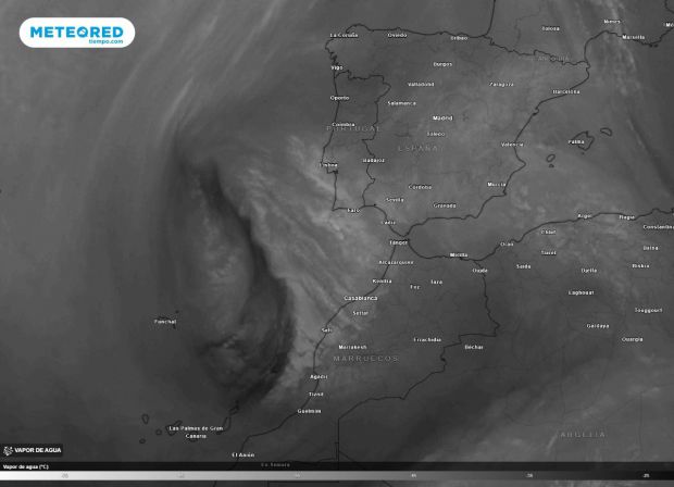 Así se aprecia, a través del canal de vapor de agua, la DANA que se aproxima a Canarias