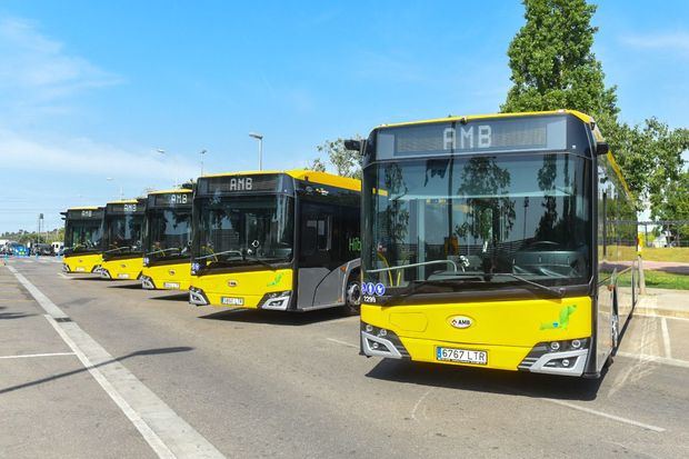 Caos en el transporte. AMB exige cese de conflictos laborales en el Bus Metropolitano del Baix Llobregat