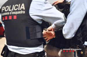 Un robo con violencia en Castelldefels deja a una víctima gravemente herida
