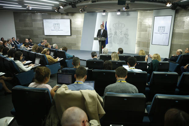 Rajoy cesa a Puigdemont y todo su Govern y convoca elecciones el 21 de diciembre