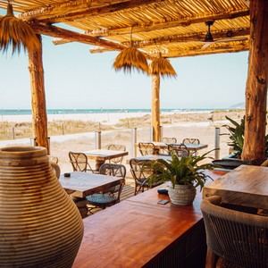 El “Arroz de Castelldefels”, cocina mediterránea creativa con sello El Péndulo frente al mar