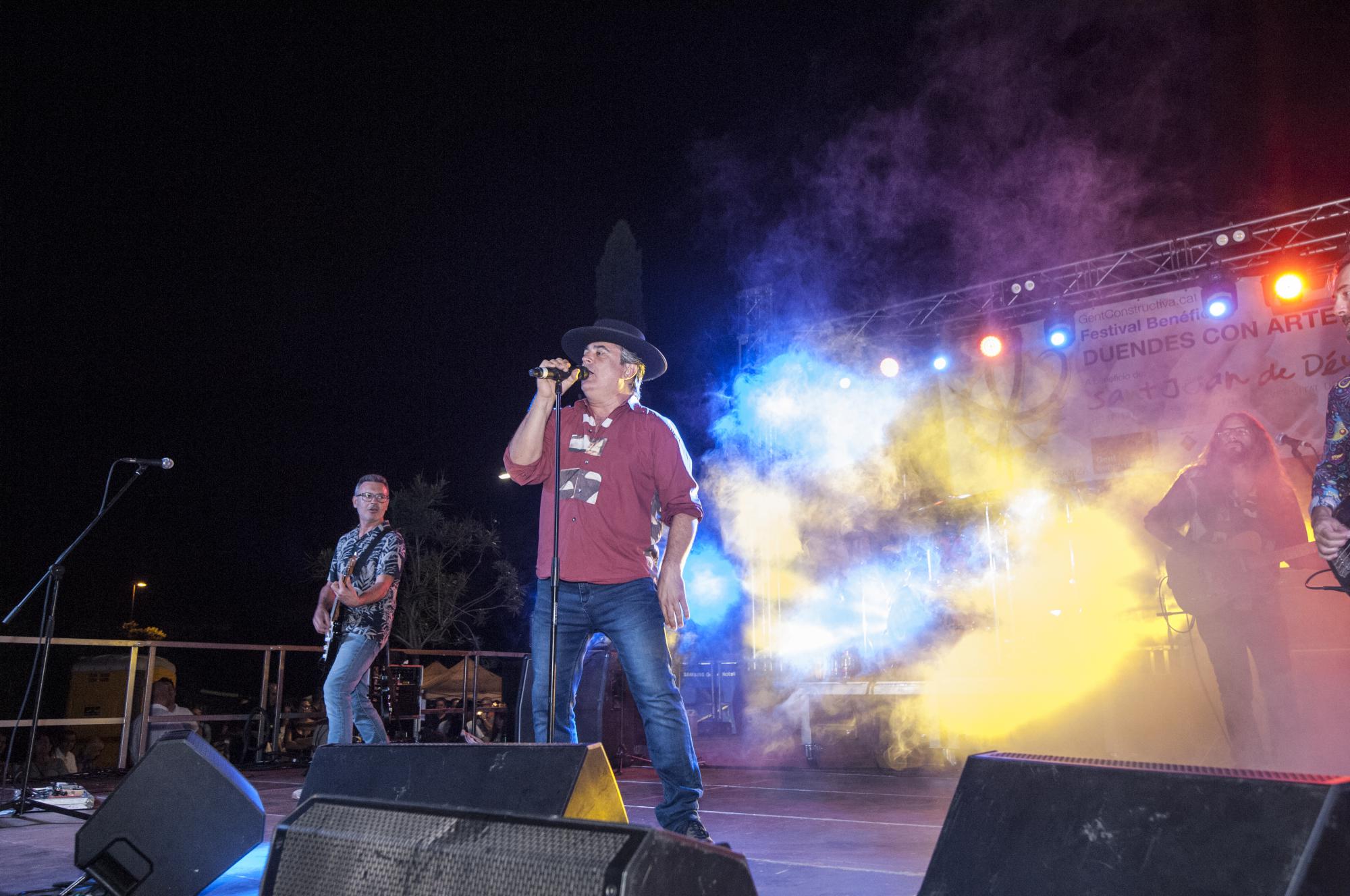 Hotel Cochambre, Decai y Carlos Right ponen música a las fiestas de Sant Mateu en Esplugues