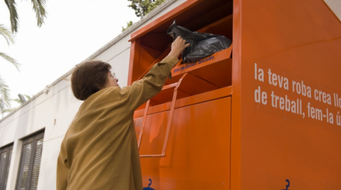 El Prat cuenta con 12 nuevos contenedores de ropa
