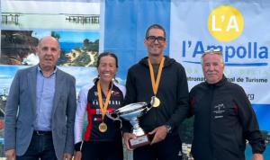 El Club Triatlón Vallirana se corona campeón por equipos en la IronCat de l'Ampolla