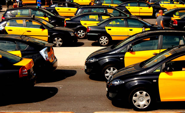 Tots els taxis metropolitans de Barcelona portaran per cobrar amb targeta