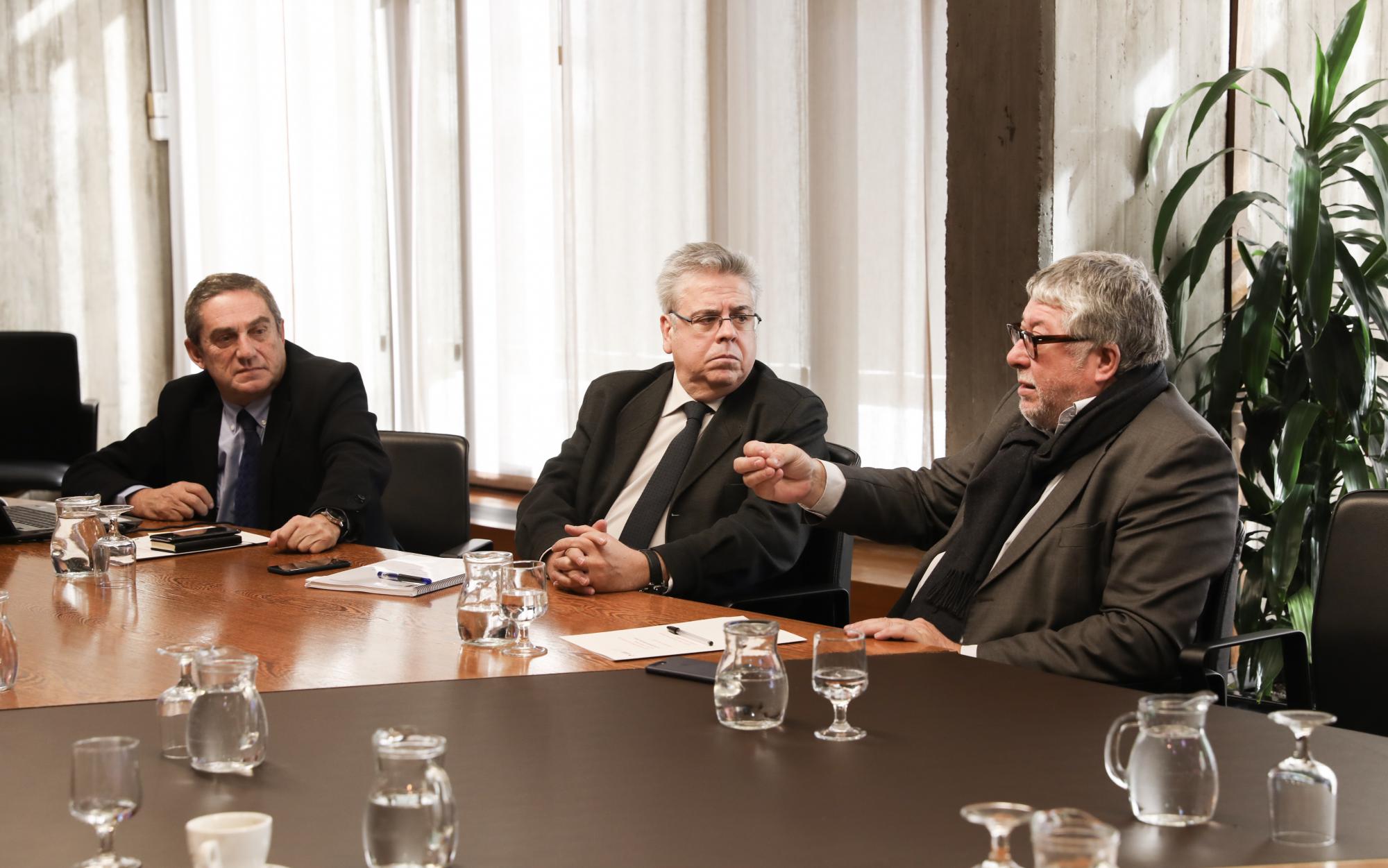 El Gobierno se compromete a recuperar la asignación que el AMB reclama desde su creación
